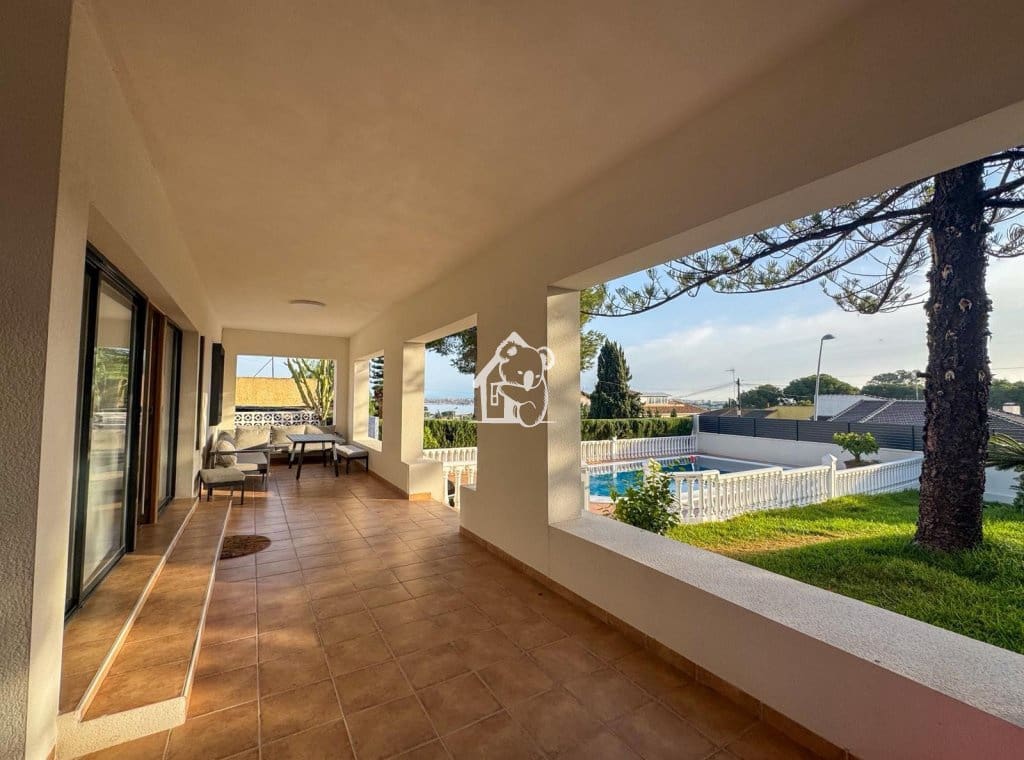 6 slaapkamer Villa te huur in Torrevieja met zwembad - € 3.000 (Ref: 9455697)