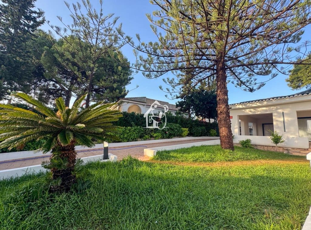 6 slaapkamer Villa te huur in Torrevieja met zwembad - € 3.000 (Ref: 9455697)