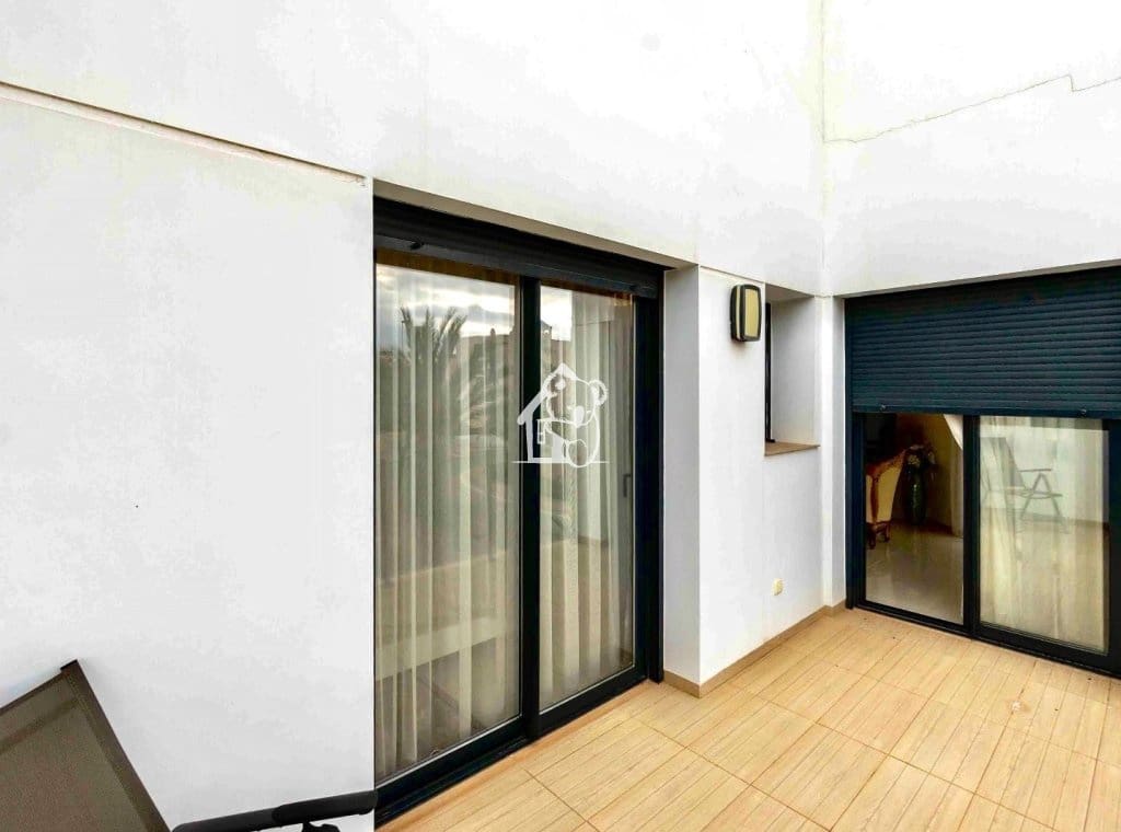 Penthouse de 2 chambres à louer à Arenales del Sol avec piscine - 1 535 € (Ref: 9460856)