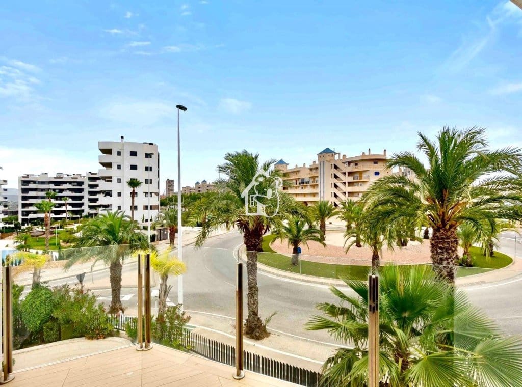 Penthouse de 2 chambres à louer à Arenales del Sol avec piscine - 1 535 € (Ref: 9460856)