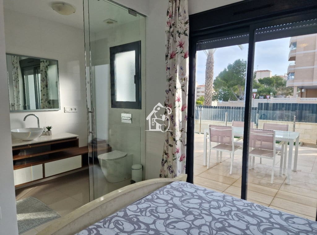 2 quarto Apartamento para arrendar em Arenales del Sol com piscina - 1 535 € (Ref: 9460857)