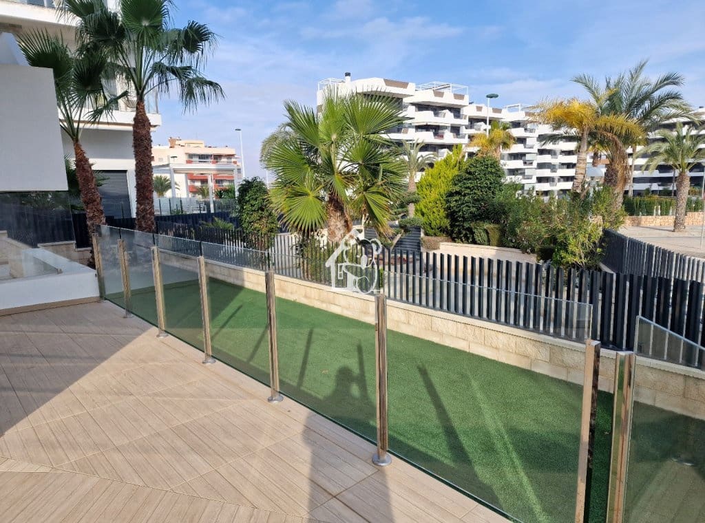 2 quarto Apartamento para arrendar em Arenales del Sol com piscina - 1 535 € (Ref: 9460857)