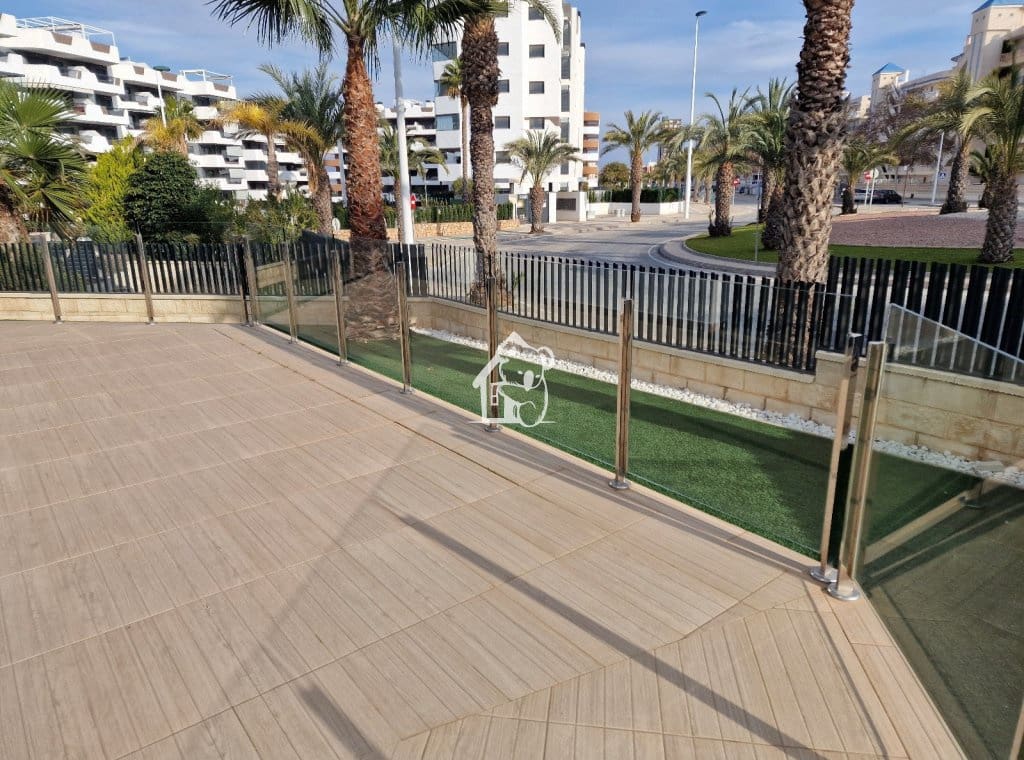 2 quarto Apartamento para arrendar em Arenales del Sol com piscina - 1 535 € (Ref: 9460857)