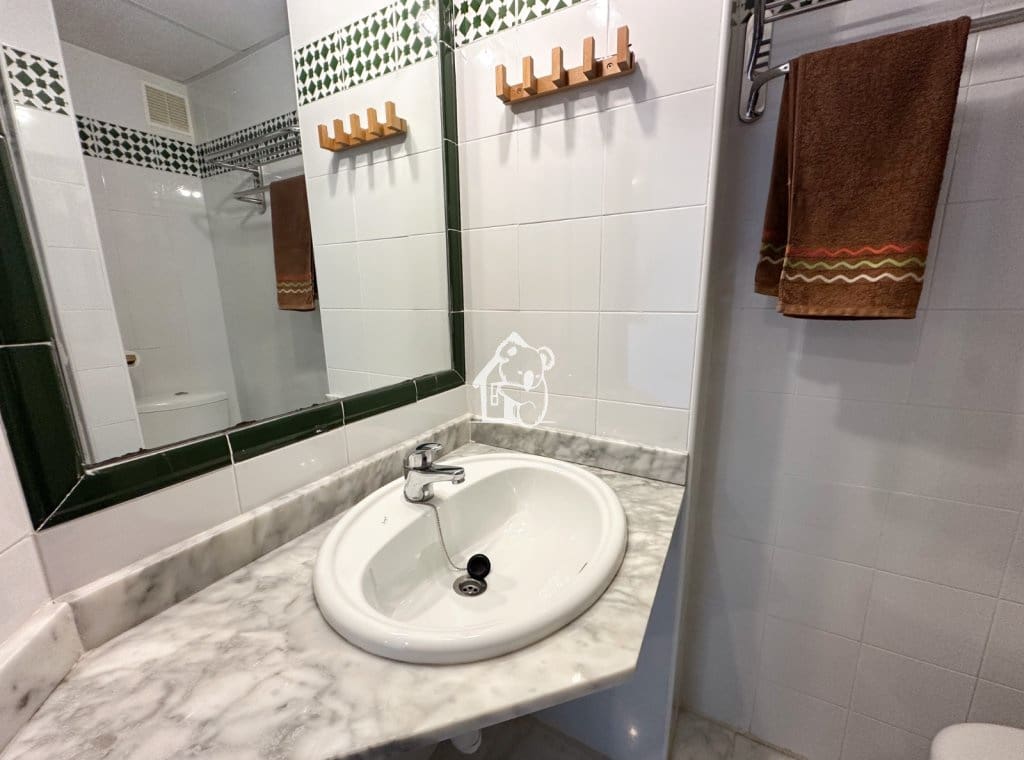 Ático de 2 habitaciones en Torrevieja en alquiler con piscina - 1.000 € (Ref: 9465091)