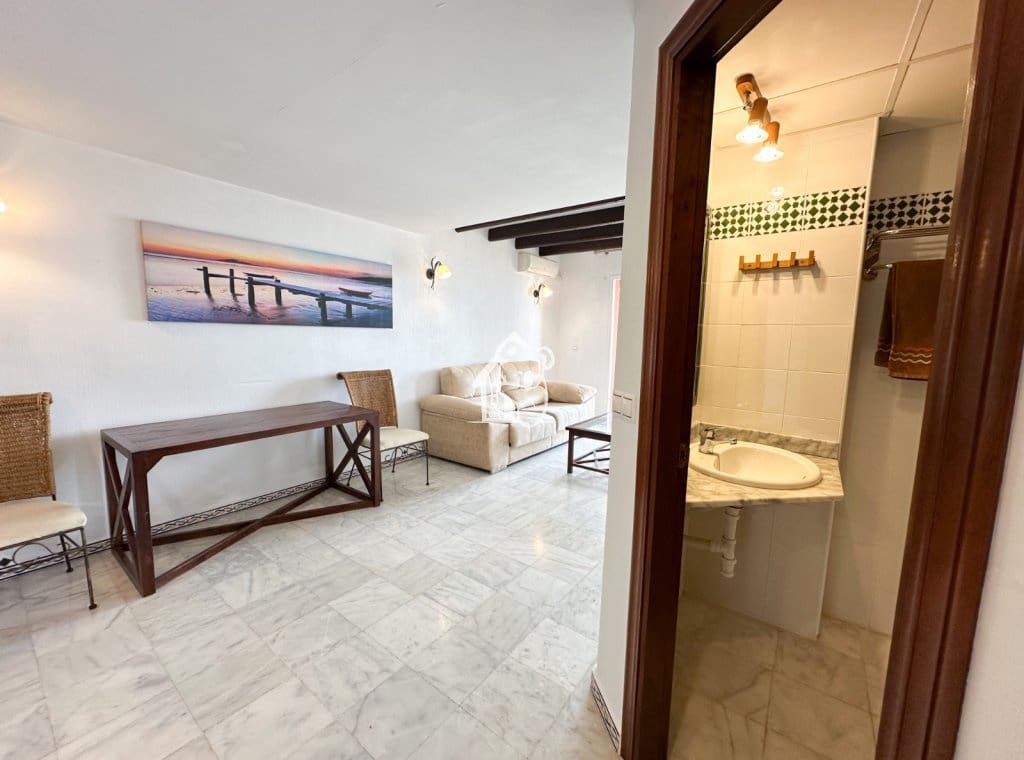 Ático de 2 habitaciones en Torrevieja en alquiler con piscina - 1.000 € (Ref: 9465091)