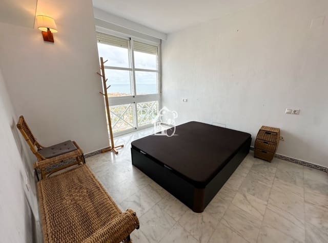 Ático de 2 habitaciones en Playa de los Locos, Torrevieja en alquiler - 1.000 € (Ref: 9465091)