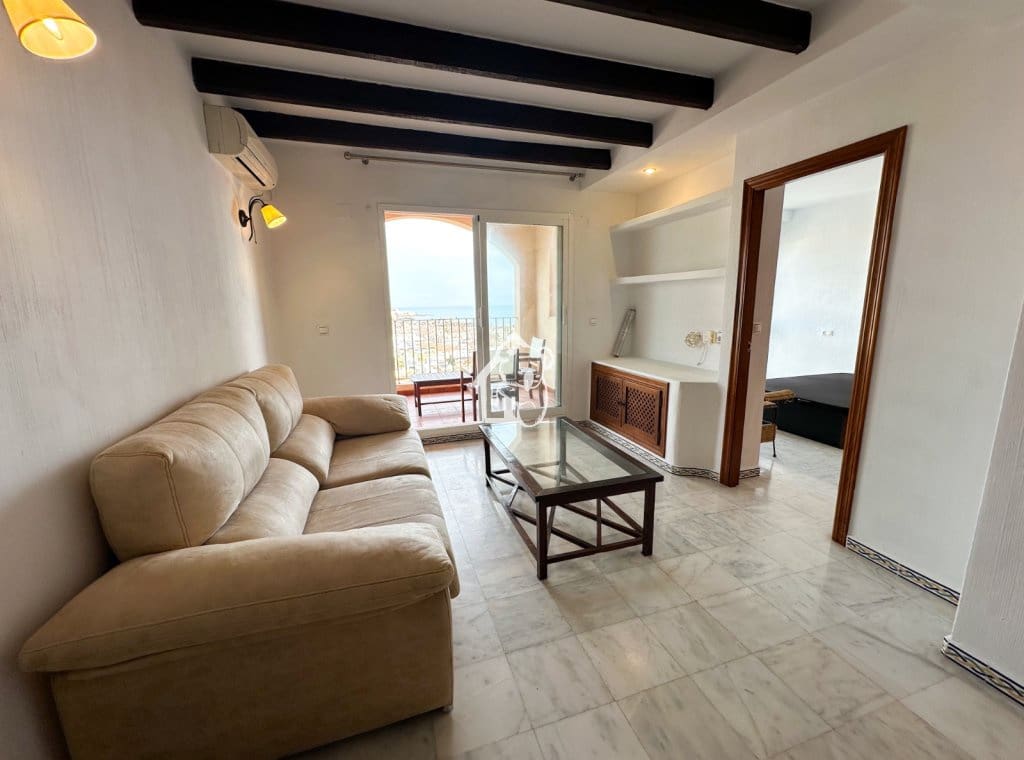 Ático de 2 habitaciones en Torrevieja en alquiler con piscina - 1.000 € (Ref: 9465091)