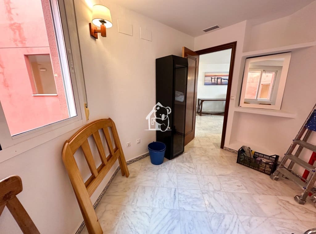 Ático de 2 habitaciones en Torrevieja en alquiler con piscina - 1.000 € (Ref: 9465091)
