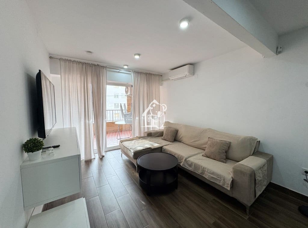 2 soveværelse Lejlighed til leje i Torrevieja - € 950 (Ref: 9465092)