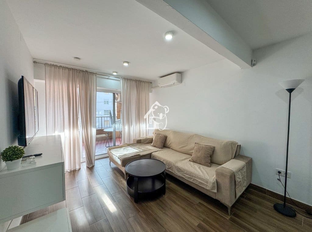 2 soveværelse Lejlighed til leje i Torrevieja - € 950 (Ref: 9465092)