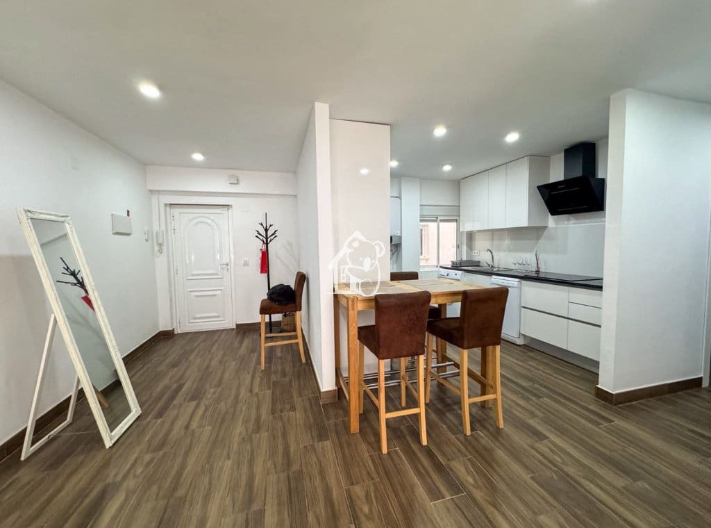 2 soveværelse Lejlighed til leje i Torrevieja - € 950 (Ref: 9465092)