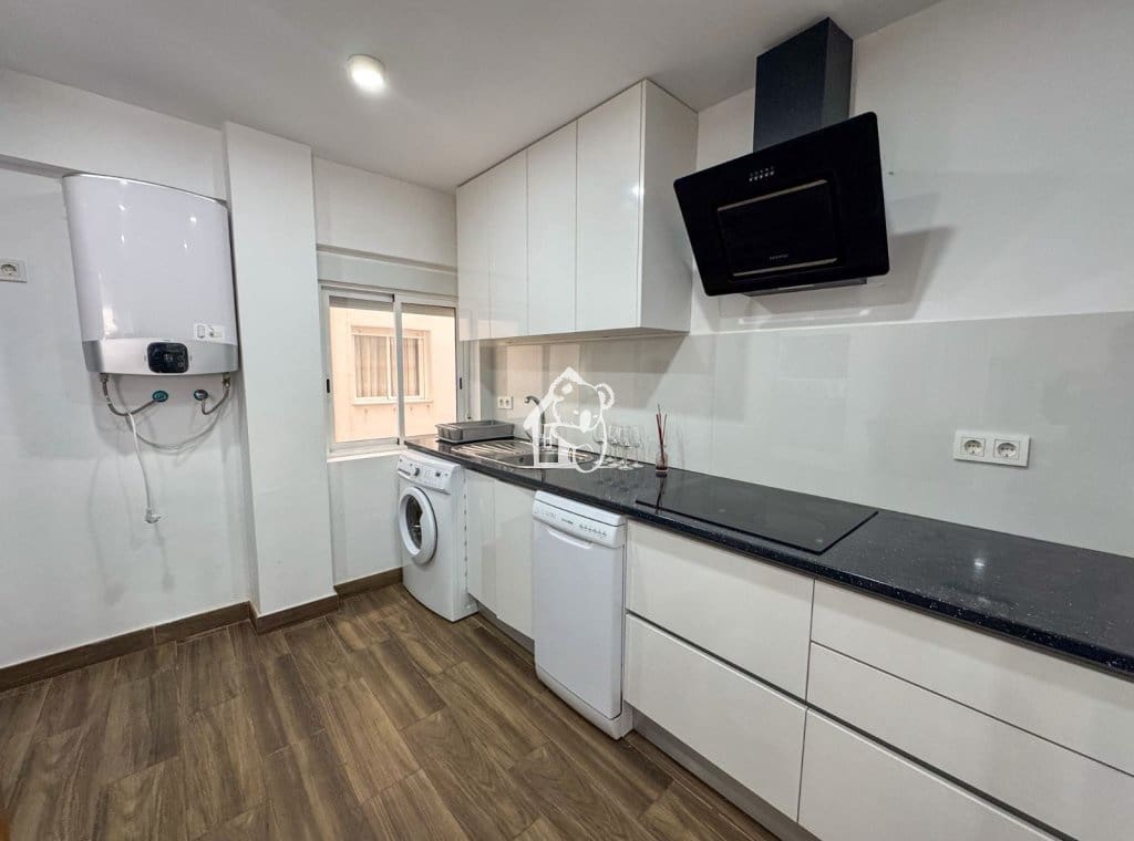 2 soveværelse Lejlighed til leje i Torrevieja - € 950 (Ref: 9465092)