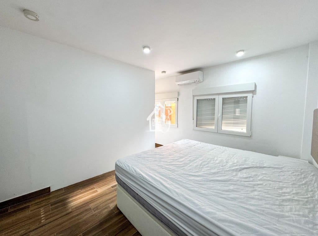 2 soveværelse Lejlighed til leje i Torrevieja - € 950 (Ref: 9465092)