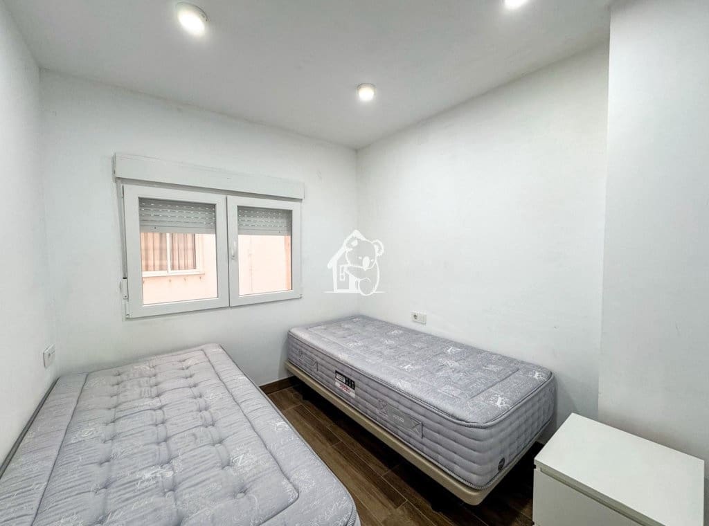 2 soveværelse Lejlighed til leje i Torrevieja - € 950 (Ref: 9465092)