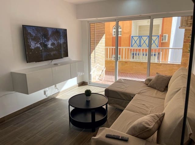 2 slaapkamer Appartement te huur in Las Piscinas Naturales, Torrevieja - € 950 (Ref: 9465092)