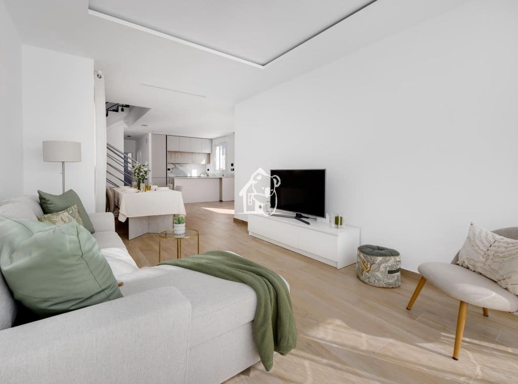 3 makuuhuone Huvila myytävänä paikassa Torrevieja mukana uima-altaan - 598 000 € (Ref: 9467908)