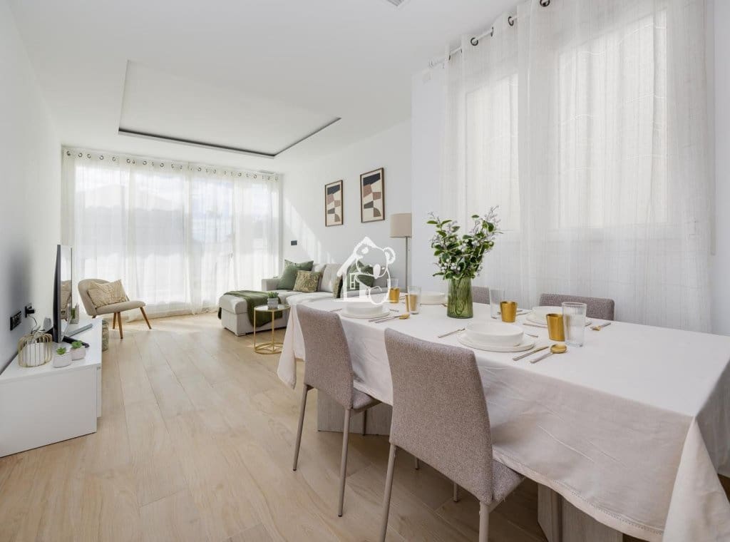 3 makuuhuone Huvila myytävänä paikassa Torrevieja mukana uima-altaan - 598 000 € (Ref: 9467908)