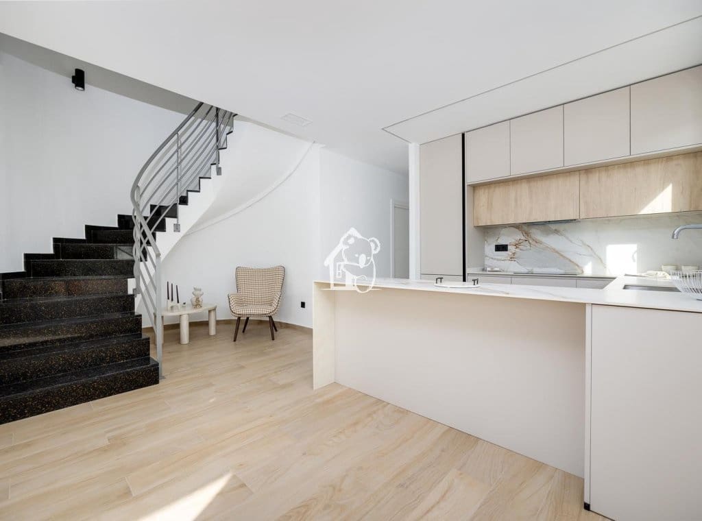 3 makuuhuone Huvila myytävänä paikassa Torrevieja mukana uima-altaan - 598 000 € (Ref: 9467908)