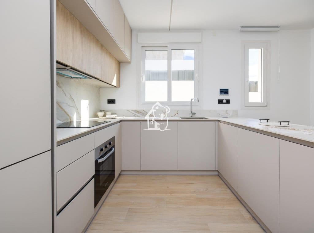 3 makuuhuone Huvila myytävänä paikassa Torrevieja mukana uima-altaan - 598 000 € (Ref: 9467908)