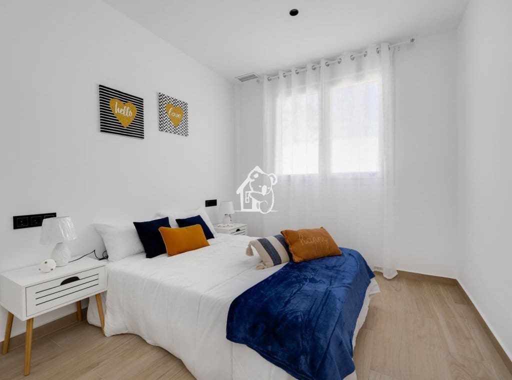 3 makuuhuone Huvila myytävänä paikassa Torrevieja mukana uima-altaan - 598 000 € (Ref: 9467908)