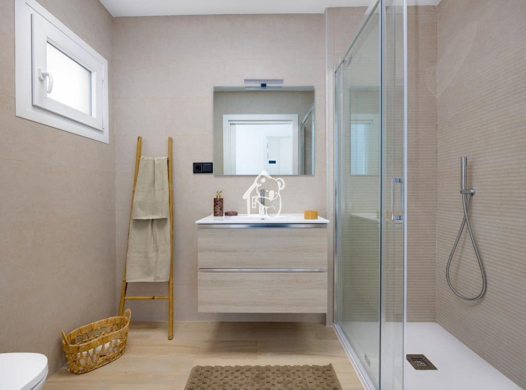 3 makuuhuone Huvila myytävänä paikassa Torrevieja mukana uima-altaan - 598 000 € (Ref: 9467908)