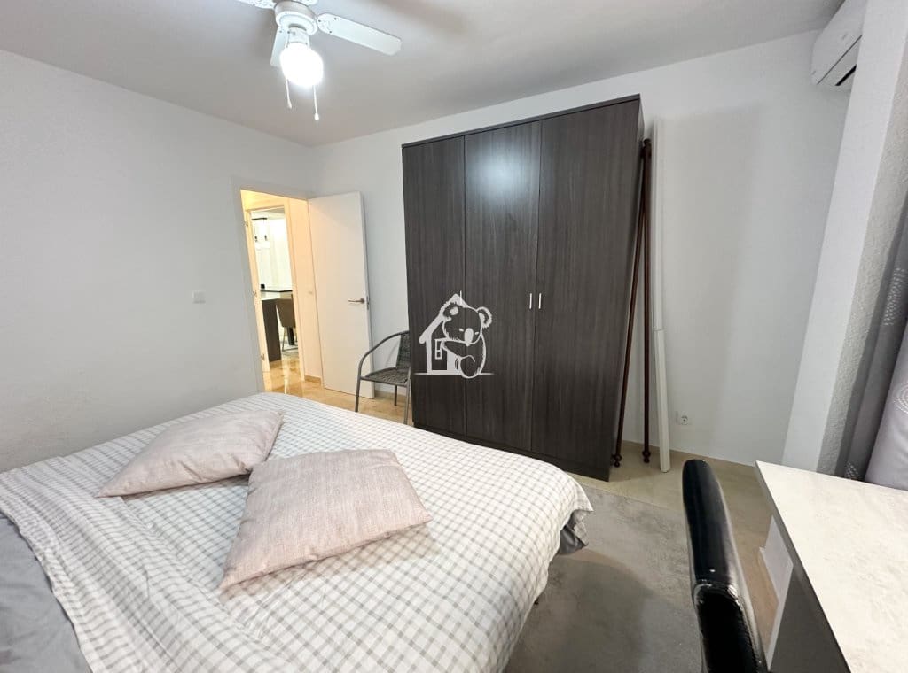 Appartement de 3 chambres à louer à Torrevieja - 1 300 € (Ref: 9467909)