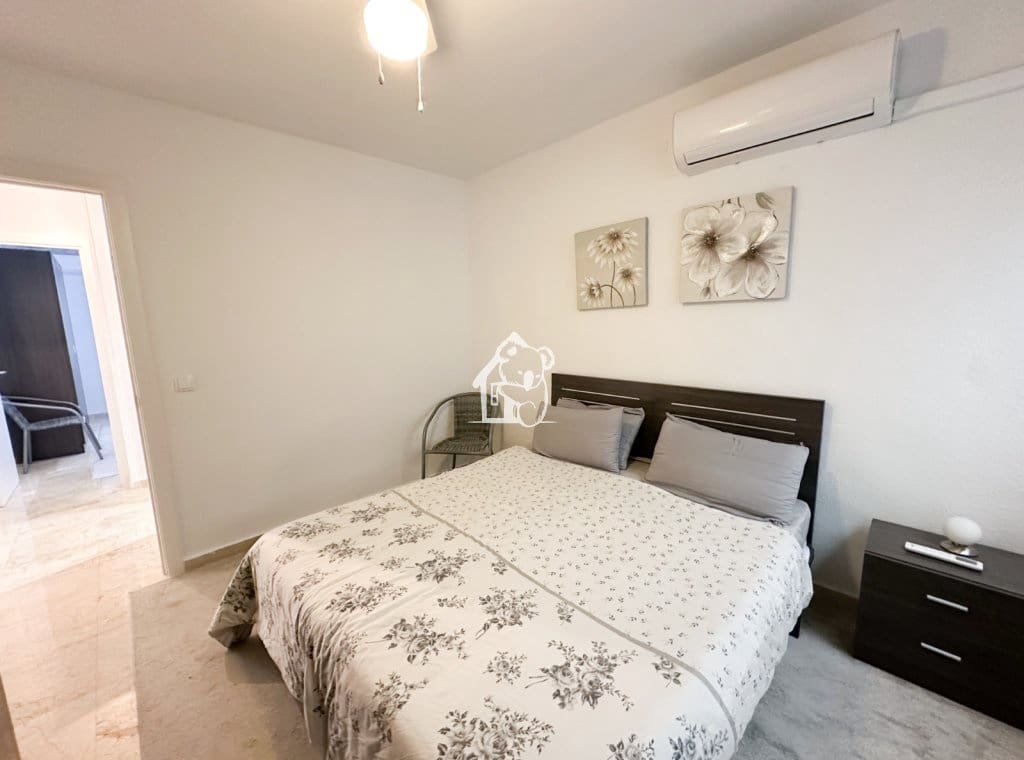 Appartement de 3 chambres à louer à Torrevieja - 1 300 € (Ref: 9467909)