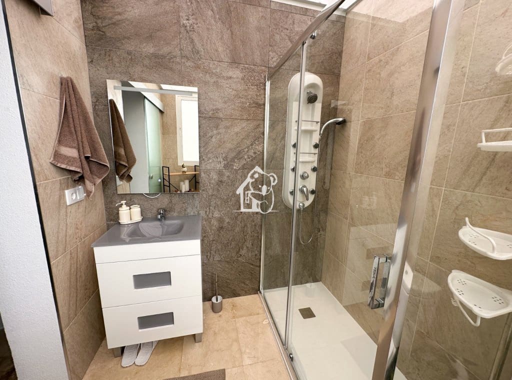 Appartement de 3 chambres à louer à Torrevieja - 1 300 € (Ref: 9467909)