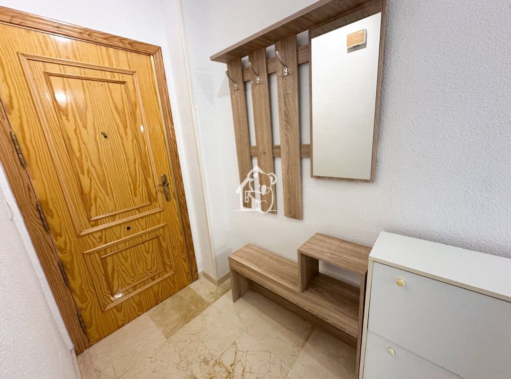 Appartement de 3 chambres à louer à Torrevieja - 1 300 € (Ref: 9467909)