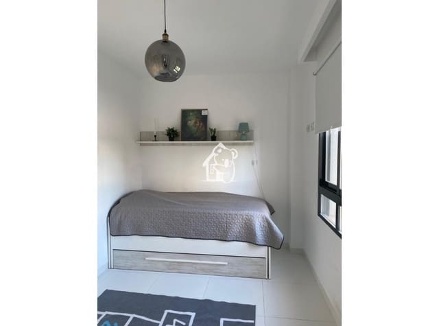 Apartamento de 2 habitaciones en San Miguel de Salinas en alquiler con piscina garaje - 925 € (Ref: 9467910)