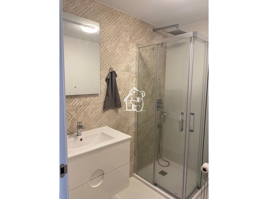 Apartamento de 2 habitaciones en San Miguel de Salinas en alquiler con piscina garaje - 925 € (Ref: 9467910)