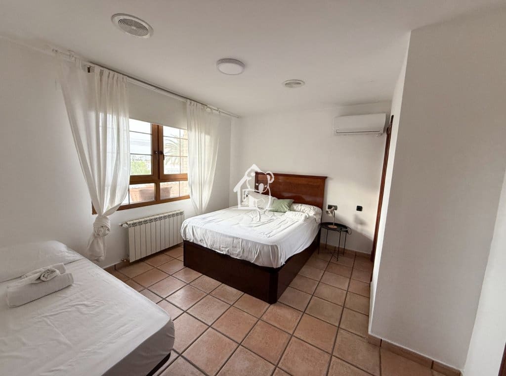 5 sypialnia Willa do wynajęcia w Torrevieja z basenem garażem - 2 350 € (Ref: 9470913)