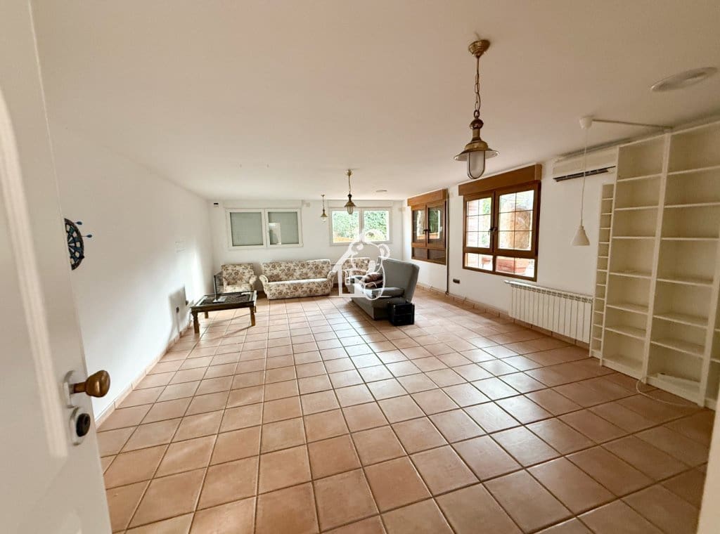 5 sypialnia Willa do wynajęcia w Torrevieja z basenem garażem - 2 350 € (Ref: 9470913)