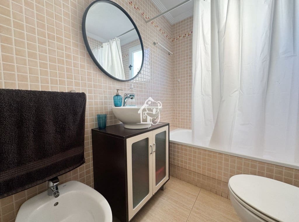 2 bedroom Apartment for rent in Torrevieja with pool garage - € 750 (Ref: 9471830)