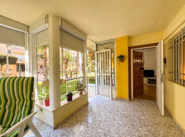 2 slaapkamer Strandappartement te huur in Playa de los Locos, Torrevieja met zwembad garage - € 850 (Ref: 9474615)