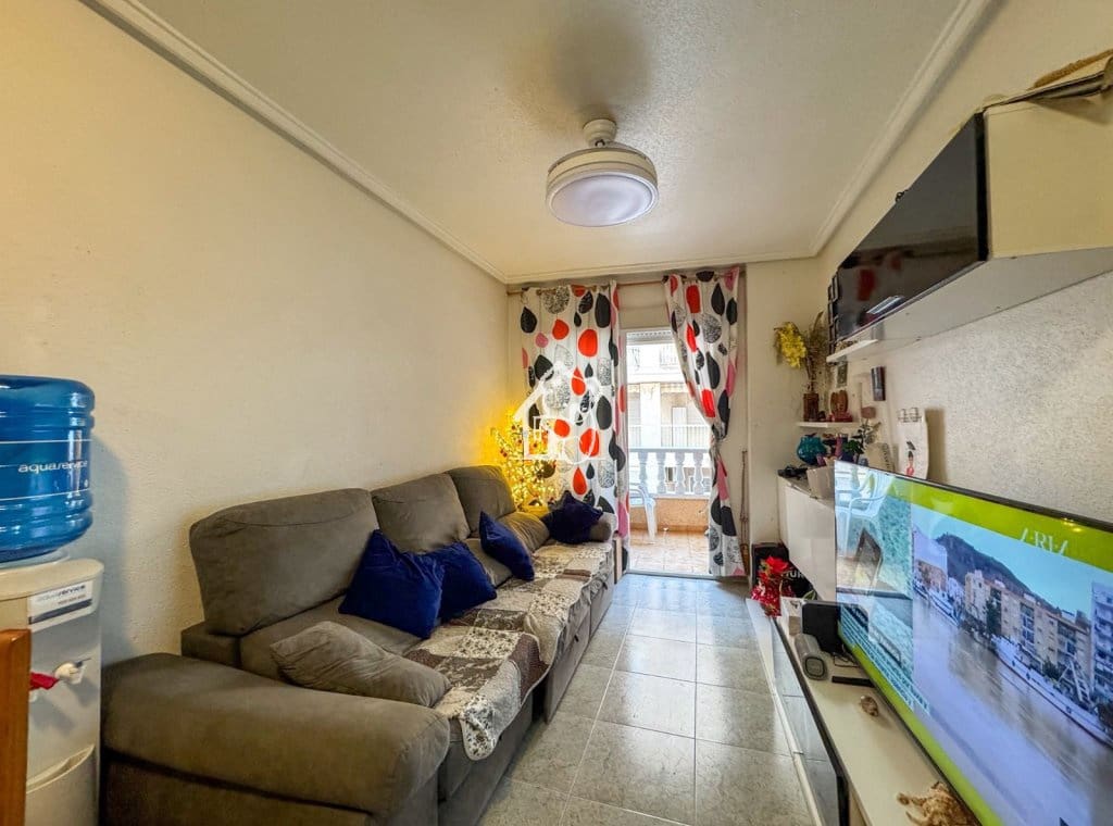 2 soverom Leilighet til salgs i Torrevieja med svømmebasseng - € 140 000 (Ref: 9480819)