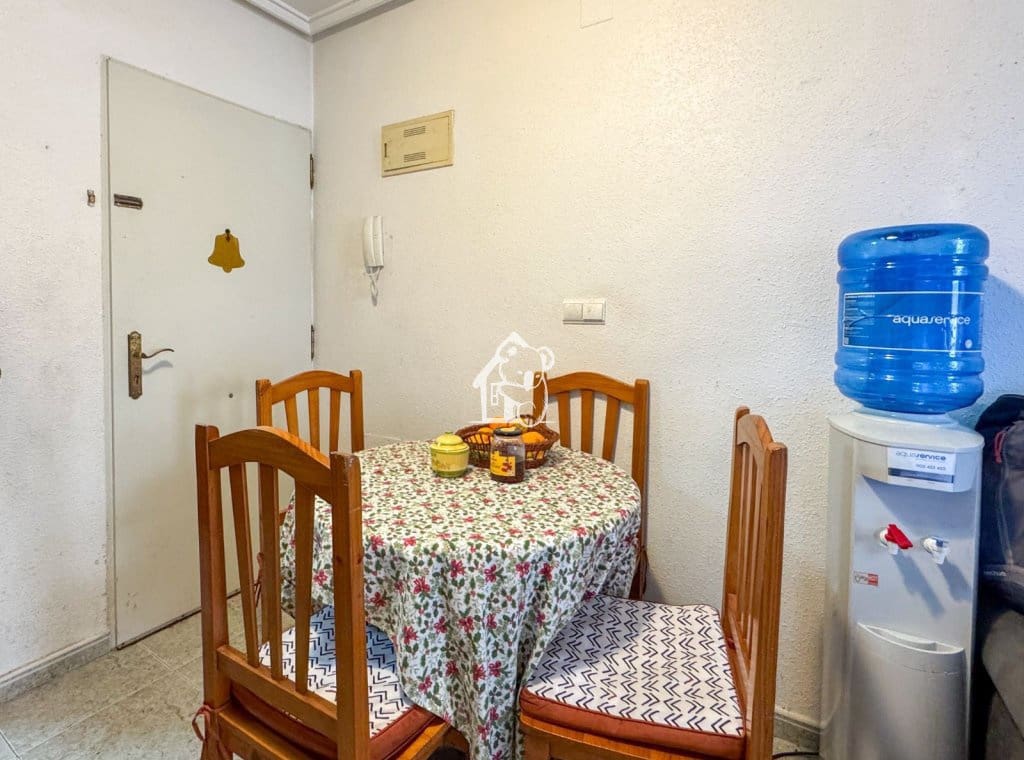 2 soverom Leilighet til salgs i Torrevieja med svømmebasseng - € 140 000 (Ref: 9480819)
