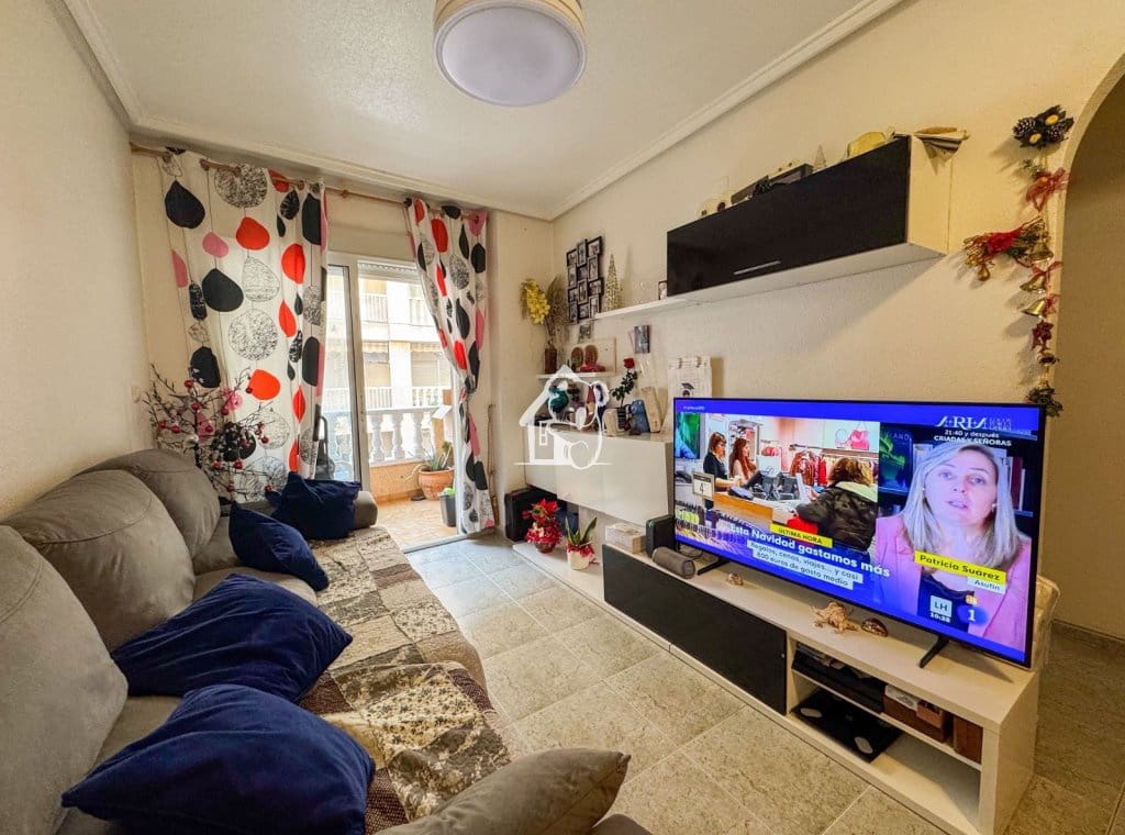 2 soverom Leilighet til salgs i Torrevieja med svømmebasseng - € 140 000 (Ref: 9480819)