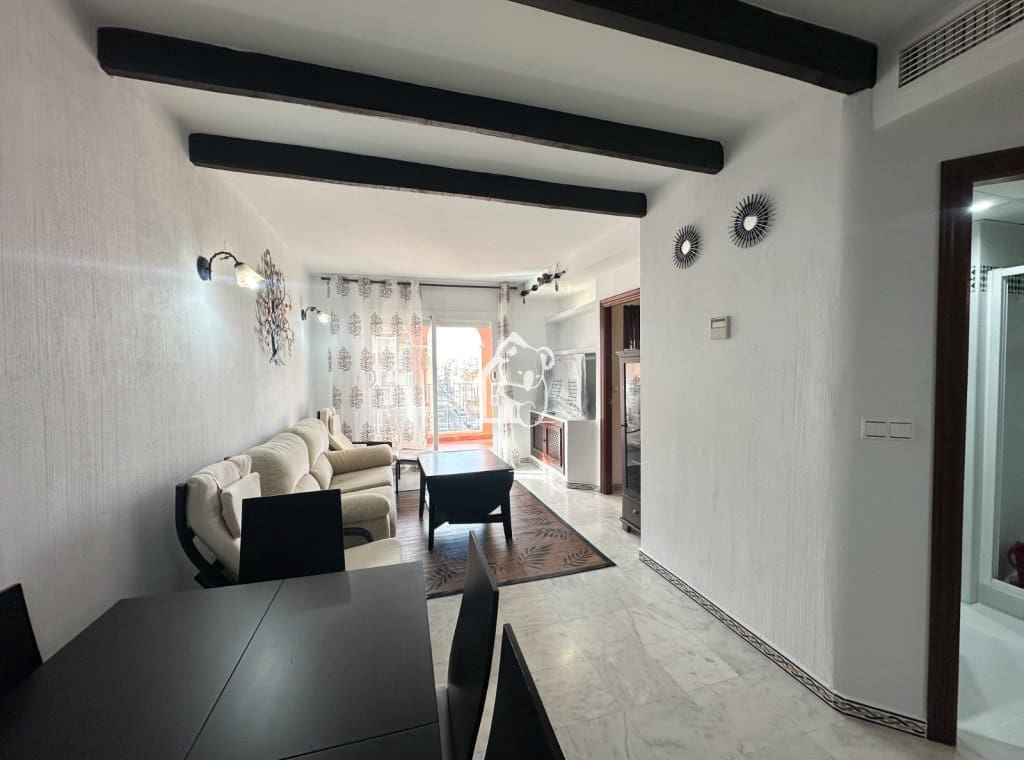 2 bedroom Beach Apartment for rent in Torrevieja with pool - € 950 (Ref: 9485498)