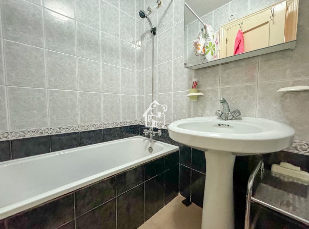 2 sypialnia Apartament przy plaży do wynajęcia w Torrevieja - 750 € (Ref: 9490980)