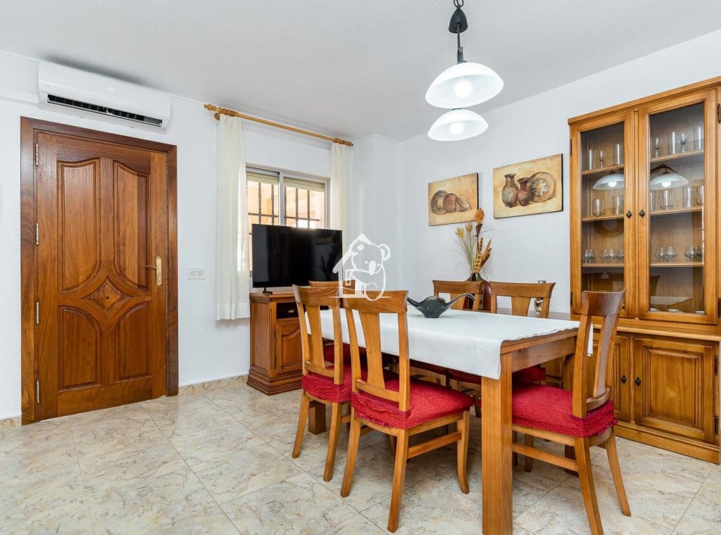 Chalet de 5 habitaciones en La Mata en alquiler - 1.300 € (Ref: 9494101)