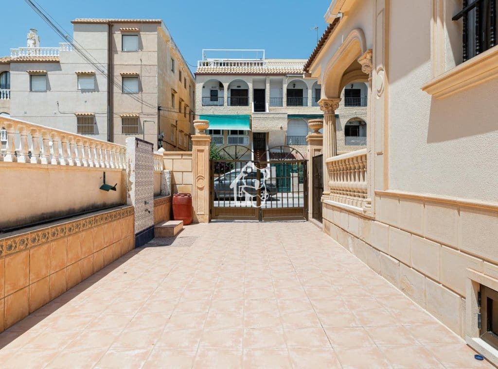 Chalet de 5 habitaciones en La Mata en alquiler - 1.300 € (Ref: 9494101)