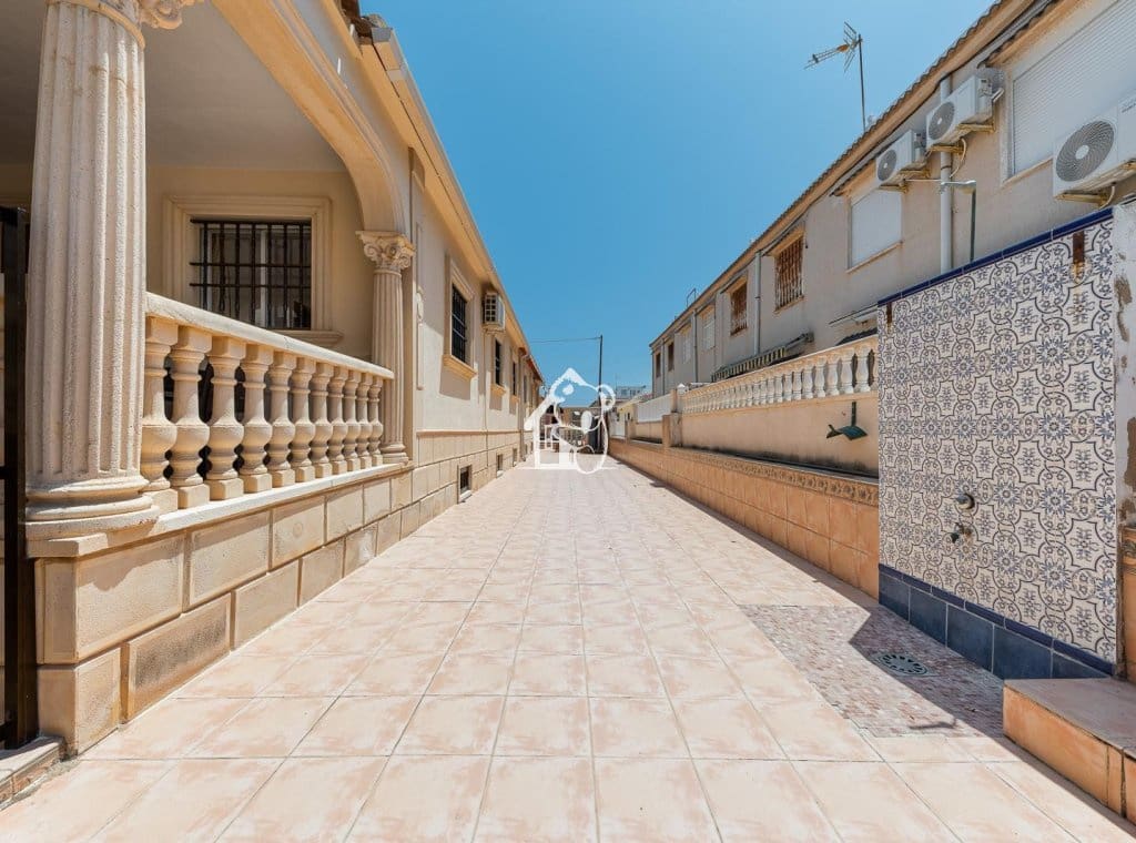 Chalet de 5 habitaciones en La Mata en alquiler - 1.300 € (Ref: 9494101)