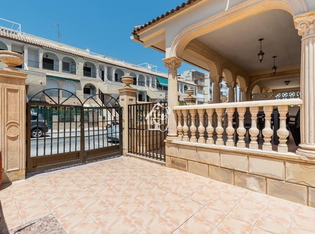 Chalet de 5 habitaciones en Los Europeos, Torrevieja en alquiler - 1.300 € (Ref: 9494101)