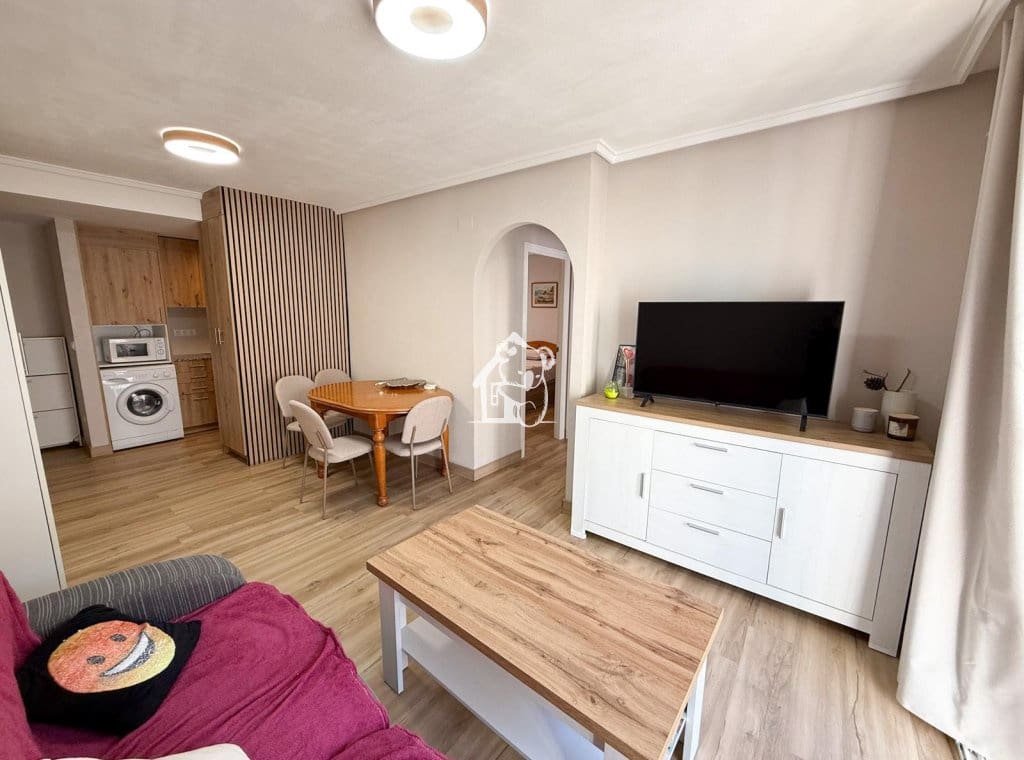 Apartamento de 2 habitaciones en Guardamar del Segura en alquiler con piscina - 900 € (Ref: 9494102)