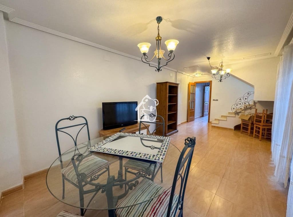 3 makuuhuone Omakotitalo vuokrattavana paikassa Torrevieja mukana uima-altaan - 1 000 € (Ref: 9494103)