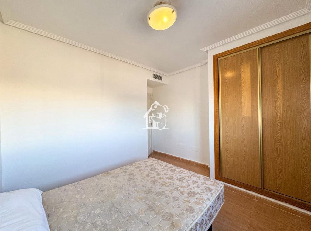 3 makuuhuone Omakotitalo vuokrattavana paikassa Torrevieja mukana uima-altaan - 1 000 € (Ref: 9494103)