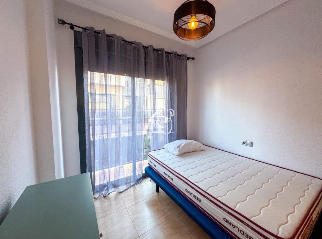 3 makuuhuone Omakotitalo vuokrattavana paikassa Torrevieja mukana uima-altaan - 1 000 € (Ref: 9494103)