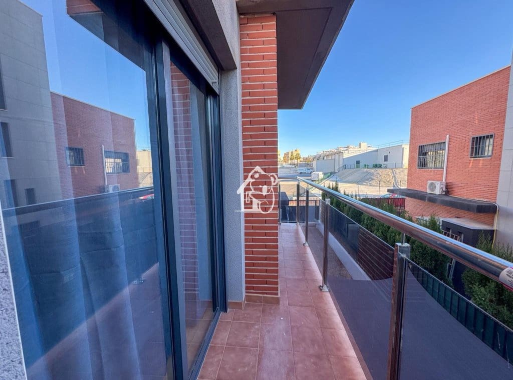 3 makuuhuone Omakotitalo vuokrattavana paikassa Torrevieja mukana uima-altaan - 1 000 € (Ref: 9494103)