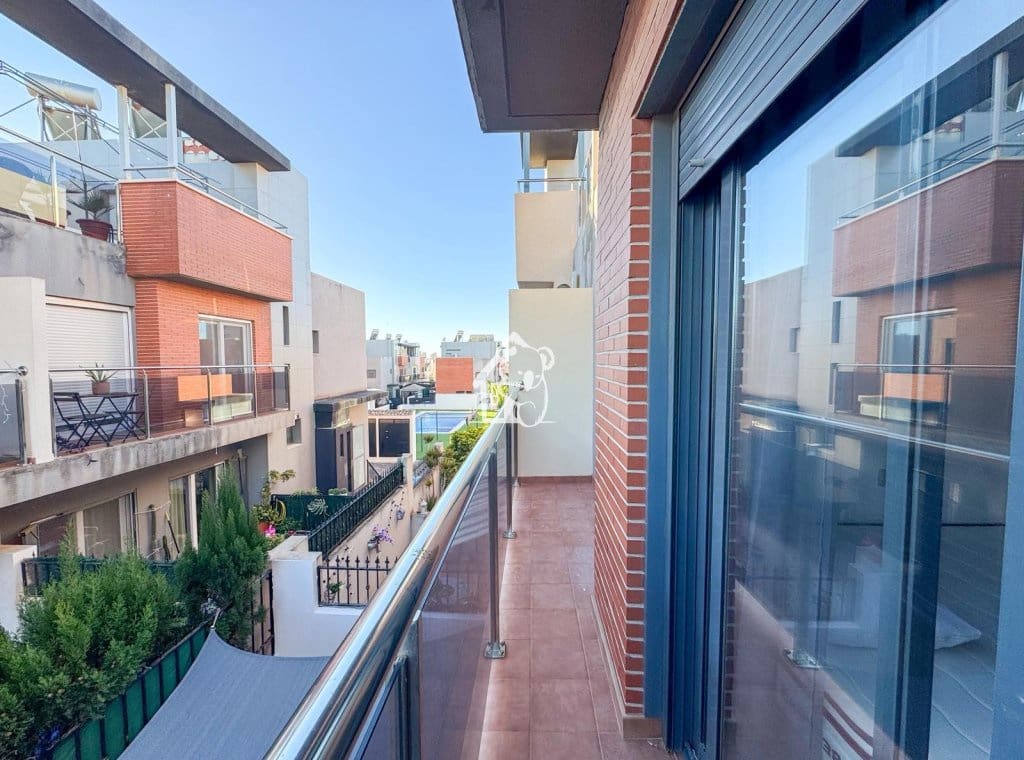 3 makuuhuone Omakotitalo vuokrattavana paikassa Torrevieja mukana uima-altaan - 1 000 € (Ref: 9494103)